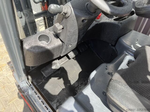 Forklift listrik 3 roda Linde E12-02