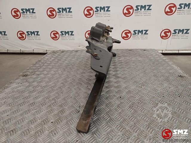Pièce de châssis Mercedes Occ montagebeugel chassis links Mercedes