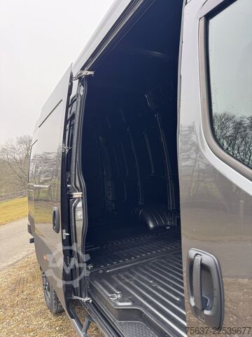 Dubă cu cutie Iveco MY24 IVECO DAILY 4x4 VAN 70S18H A8 WX -