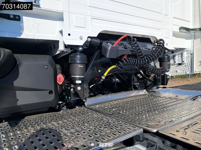 Standardni tegljač DAF XG 530 6X2 FTG - MX + Navi + VA 8t Parabel