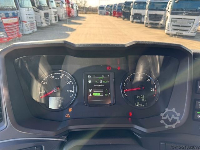 Tractor estándar SCANIA P 450 * RETARDER * FLACHDACH * STANDHEIZUNG *3 X