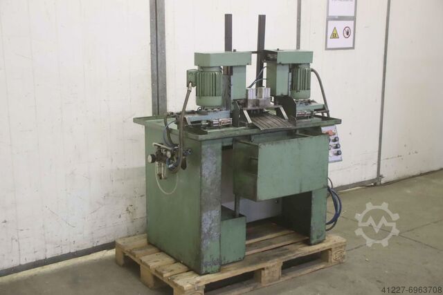 Fresemaskin med to spindler unbekannt Zweispindel-Fräsmaschine