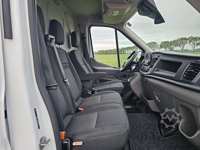 รถสเตชั่นแวกอนหลังคาสูง FORD TRANSIT 2.0 L2H2 Automaat Euro6!