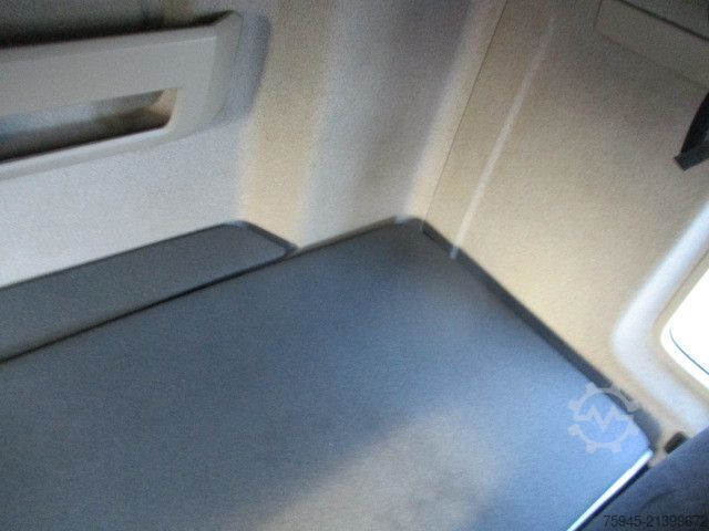 Trak rata dengan terpal MAN TGM 18.320, LBW BÄR, TÜV bis 04/2027