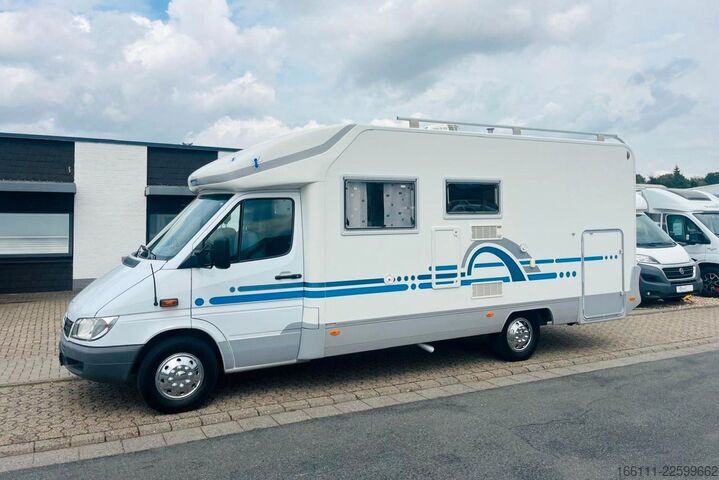 Daļēji integrēta kemperis ADRIA 670 SP - Festbett - Garage - 2 x Klima