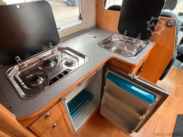 Daļēji integrēta kemperis ADRIA 670 SP - Festbett - Garage - 2 x Klima