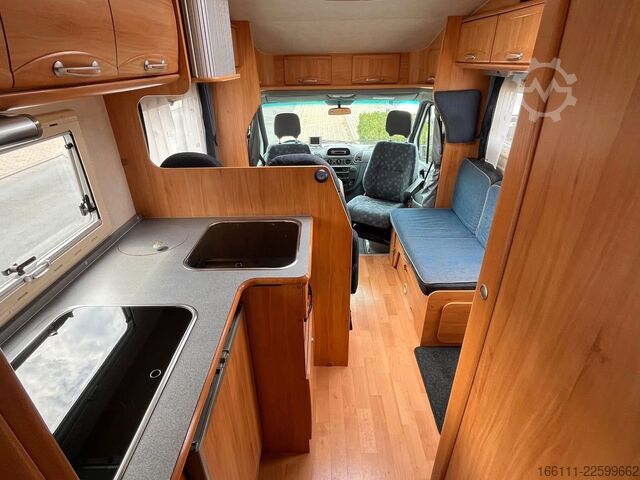 Daļēji integrēta kemperis ADRIA 670 SP - Festbett - Garage - 2 x Klima