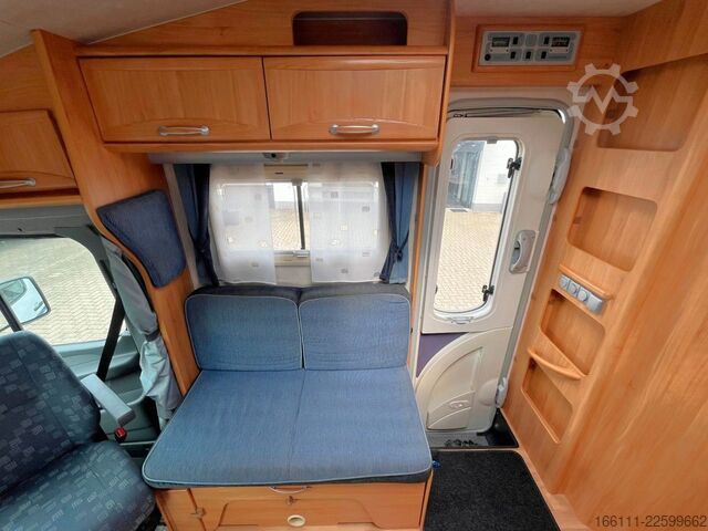 Daļēji integrēta kemperis ADRIA 670 SP - Festbett - Garage - 2 x Klima
