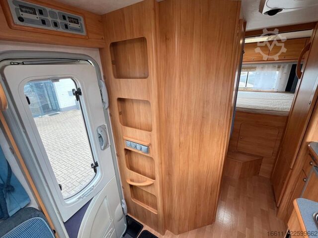 Daļēji integrēta kemperis ADRIA 670 SP - Festbett - Garage - 2 x Klima