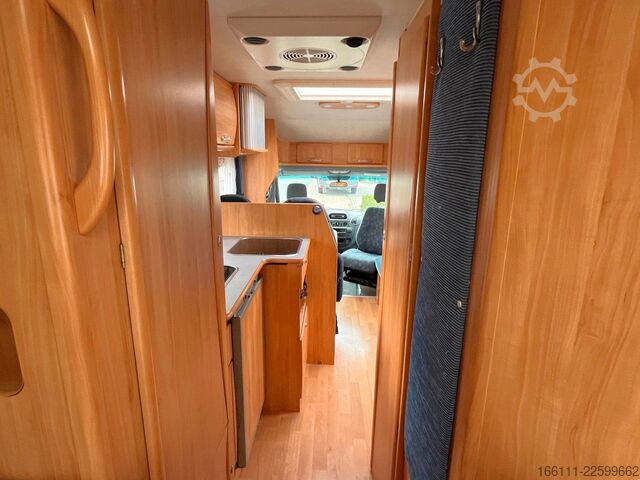 Daļēji integrēta kemperis ADRIA 670 SP - Festbett - Garage - 2 x Klima