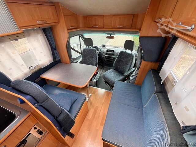 Daļēji integrēta kemperis ADRIA 670 SP - Festbett - Garage - 2 x Klima