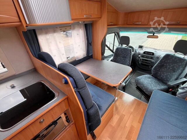 Daļēji integrēta kemperis ADRIA 670 SP - Festbett - Garage - 2 x Klima