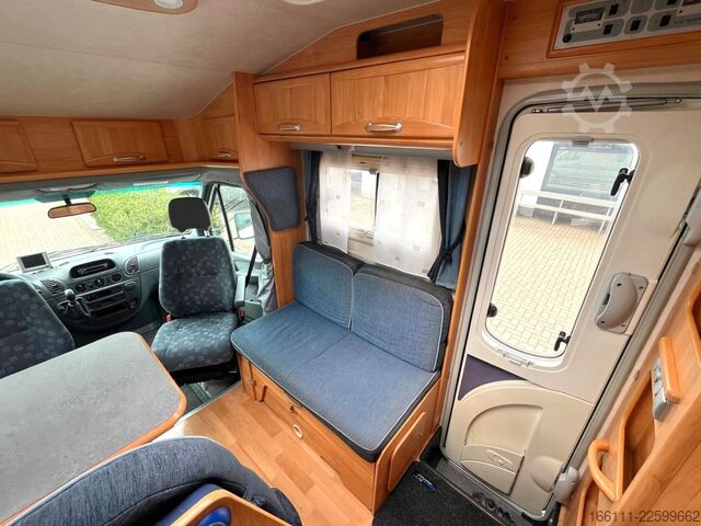 Daļēji integrēta kemperis ADRIA 670 SP - Festbett - Garage - 2 x Klima