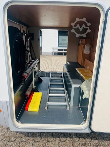 Daļēji integrēta kemperis ADRIA 670 SP - Festbett - Garage - 2 x Klima