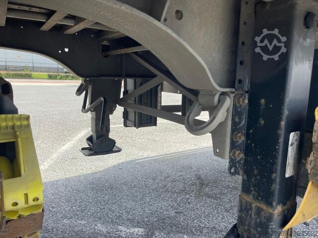 Koffer Schmitz Cargobull SAF AXLES, DISC BRAKES, VERY GOOD TIRES