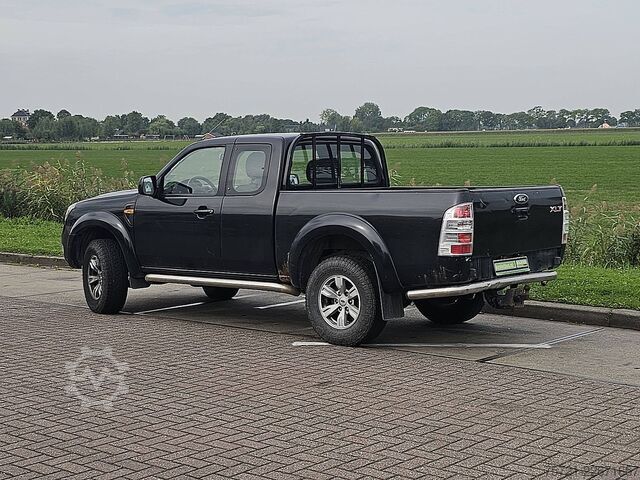 Nhặt lên FORD RANGER 2.5TDCi Wildtrak SC