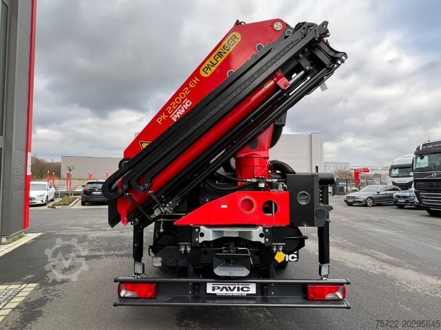 Crane yang terpasang pada truk IVECO S-WAY 490/BAUSTOFF/KRAN PALFINGER ODER FASSI