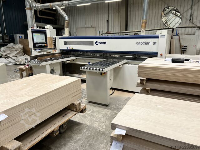 Plattuppdelningssåg med lyftbordsmatning SCM Gabbiani ST 115