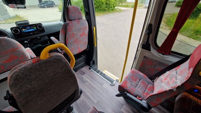 小型客车 MERCEDES-BENZ 515 Sprinter 22 Schlafsessel Lagerfahrzeug Stock