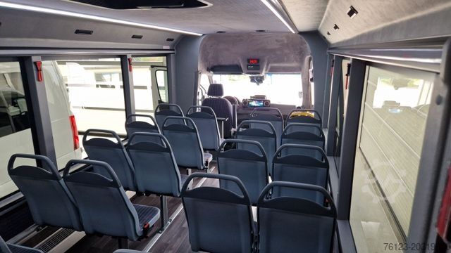 小型客车 MERCEDES-BENZ 30 Sitzer Schulbus Transferbus 519 Stock