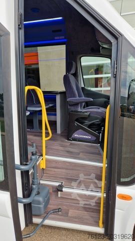 小型客车 MERCEDES-BENZ 30 Sitzer Schulbus Transferbus 519 Stock