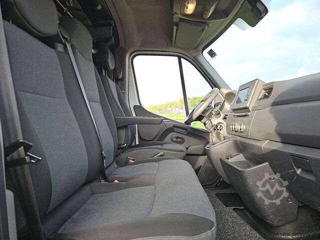 Karavan sa visokim krovom RENAULT MASTER 2.3 L2H2 Navi Euro6 AC!