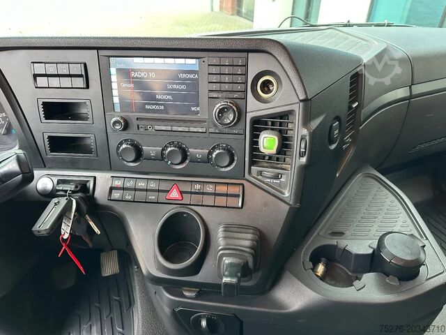 Camião basculante com grua Mercedes-Benz Arocs 3243 8x4 Tridem Kipper/Kraan Euro 6