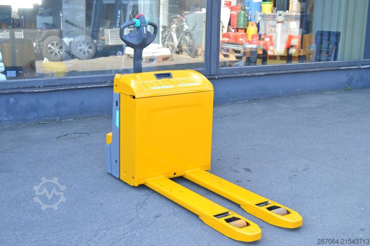 Ręczny wózek paletowy Jungheinrich EJE 225