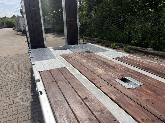Low loader trailer Möslein T4 VB H1 gerade  neuer 4 Achs Tieflader gerade hydraulischen Rampen