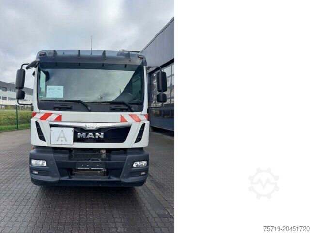 Kamion i plehrave MAN 26.340 TGM 6x2 Zöller