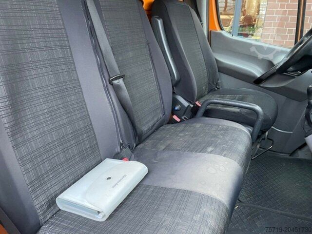 Furgonçinë me kiper Mercedes-Benz 316 4x2 Sprinter