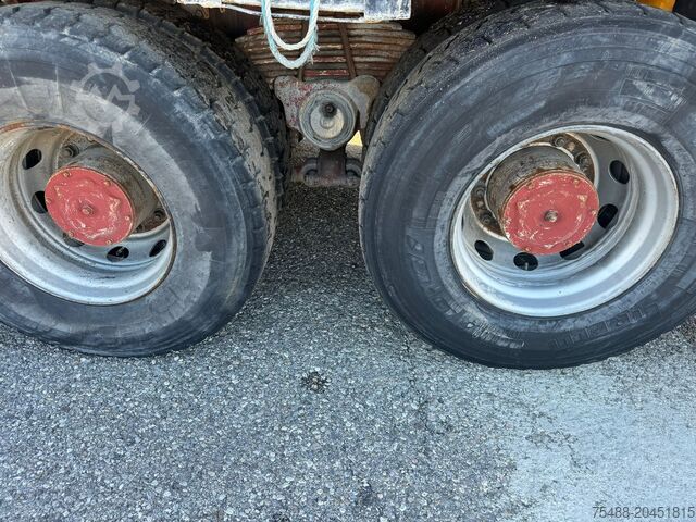 Pengaduk semen Iveco MAGIRUS EUROTRAKKER 440 BETONPOMPA 8X4