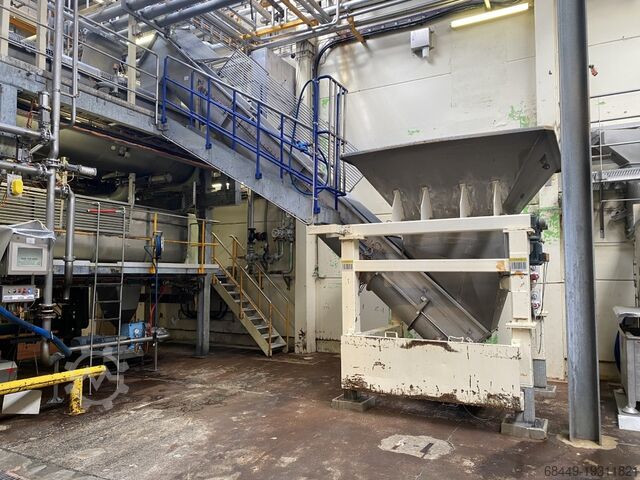 Бункер для хранения продукции + крутой шнековый конвейер Heckmann Product aanvoerbunker + Opvoervijzel