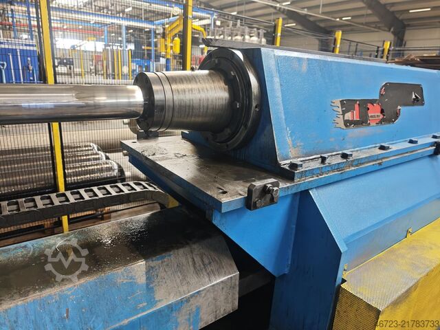 Macchina CNC per formatura a flusso DENN RL-600 CNC