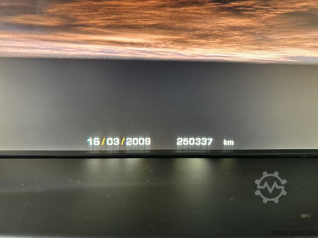 Kassabíll Land Rover Range Rover Vogue TD V8 / 2 Seats / Leder / APK...