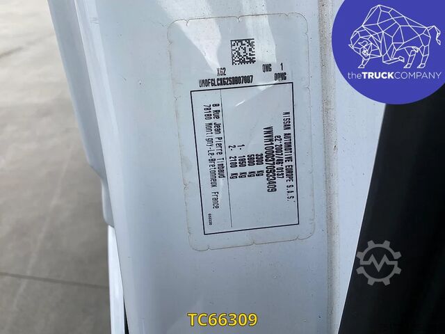 박스 밴 Nissan Interstar 130.35 L2H2