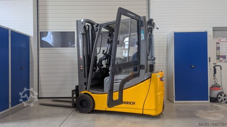 Elektryczny wózek widłowy 3 kołowy Jungheinrich EFG 220 GE115-330ZZ Li-Ion Batterie