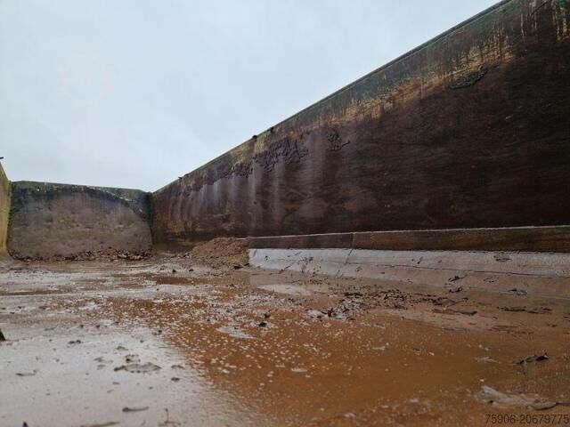 Polpriklopnik kiper Fruehauf BENNE ACIER 22m3