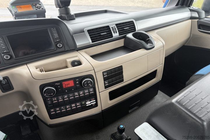 Rúllupalli vörubíll MAN TGS 35.500 8x2 Palfinger / Swiss-Vehicle