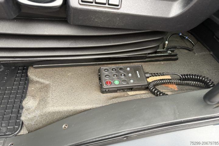 Rúllupalli vörubíll MAN TGS 35.500 8x2 Palfinger / Swiss-Vehicle