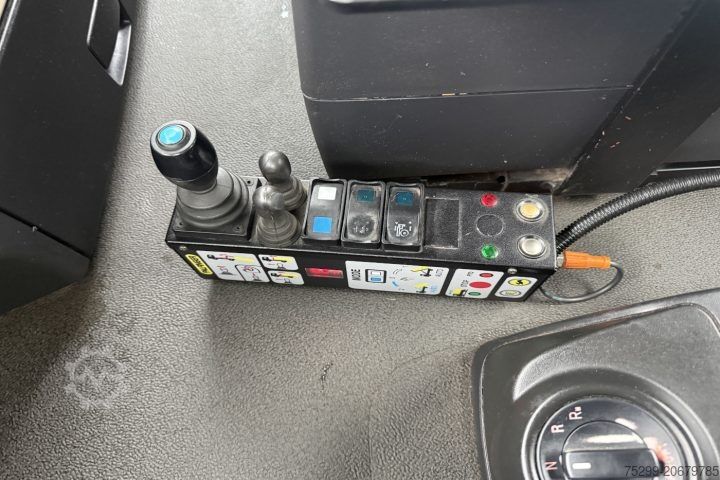 Rúllupalli vörubíll MAN TGS 35.500 8x2 Palfinger / Swiss-Vehicle