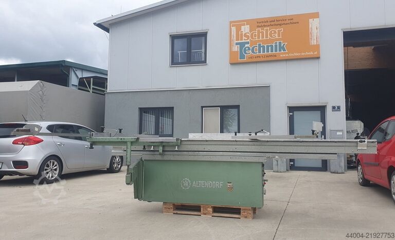 Sliding table saw Altendorf F45