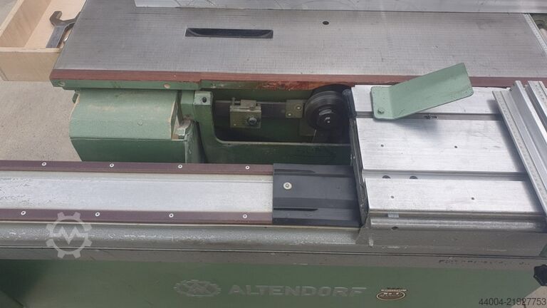 Sliding table saw Altendorf F45