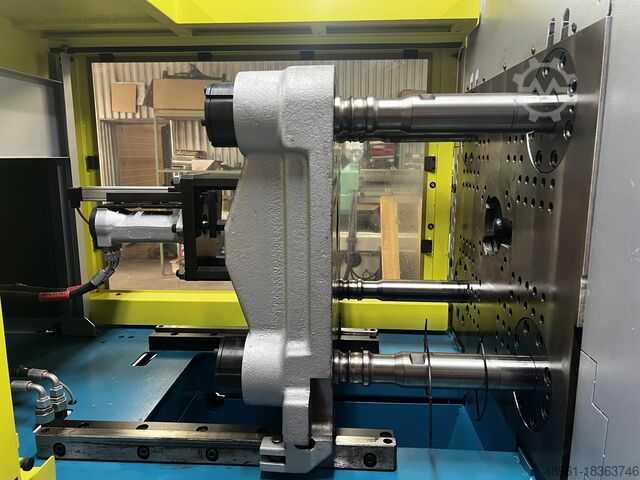 Mašina za brizganje BOY 90A (102)