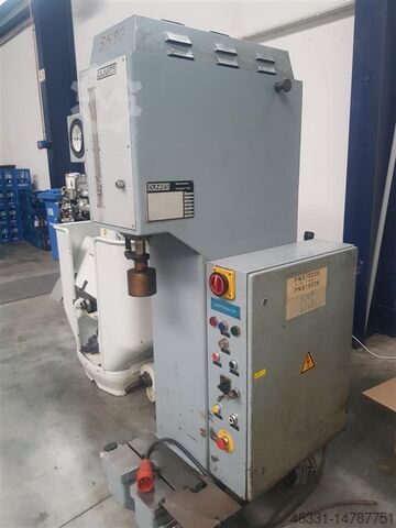 Enkelsøylepresse - hydraulisk DUNKES HZT 2,5