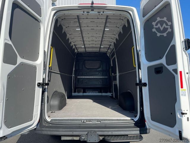 ואן גבוה-גג VOLKSWAGEN Crafter 35 L4H3 NAVI AHK RFK oh. Schäden