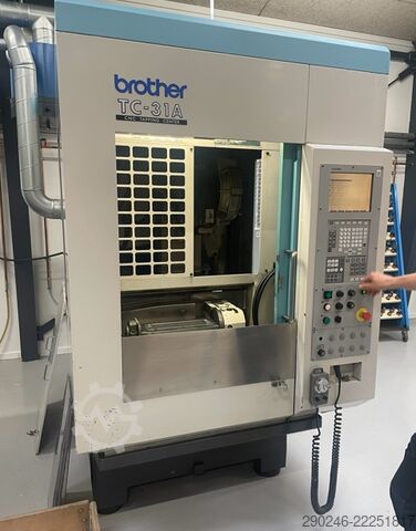 Vertikalus apdirbimo centras Brother TC-31A