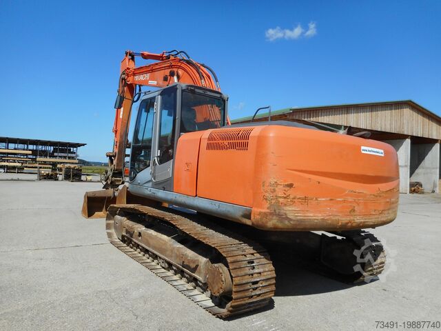 Pásové rýpadlo Hitachi ZX210LC-3 ( 22,2t )
