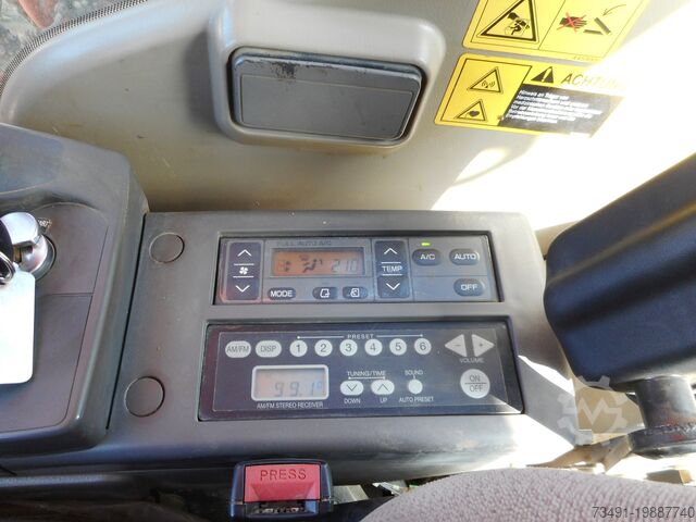 Pásové rýpadlo Hitachi ZX210LC-3 ( 22,2t )
