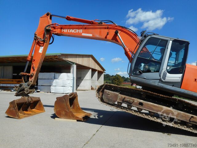 Pásové rýpadlo Hitachi ZX210LC-3 ( 22,2t )
